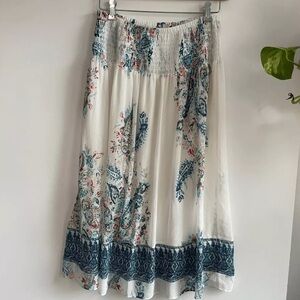 J. Jill White Maxi Skirt with Blue Paisley Border